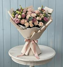 Букет цветов из:  Розы и Лизиантусы в Посёлок Комбината Стройматериалов-1
