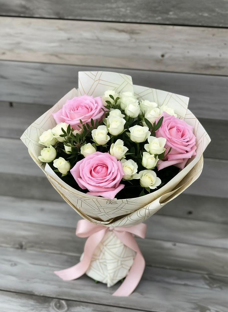 Букет цветов из: Розы в Посёлок Комбината Стройматериалов-1