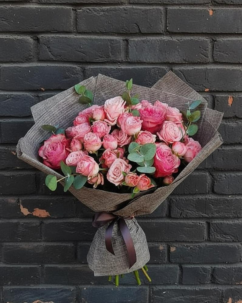 Букет цветов из: Розы в Посёлок Комбината Стройматериалов-1