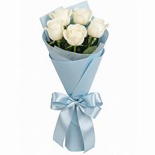 Букет 5 Белых роз Проуд в Посёлок Комбината Стройматериалов-1