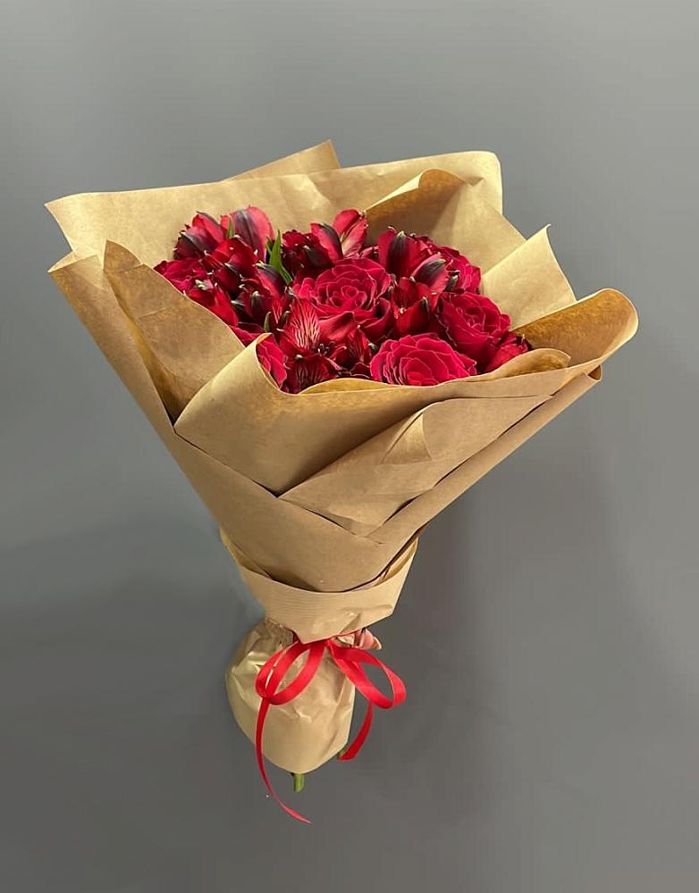 Букет цветов из: Альстромерии и Розы в Посёлок Комбината Стройматериалов-1