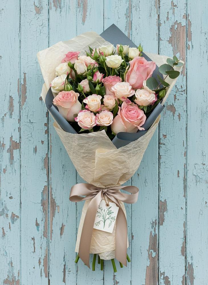 Букет цветов из: Розы в Посёлок Комбината Стройматериалов-1