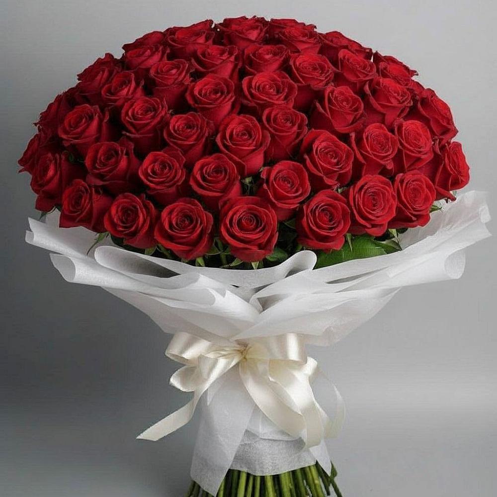 Букет 101 Красная роза Блэк Мэджик в Посёлок Комбината Стройматериалов-1