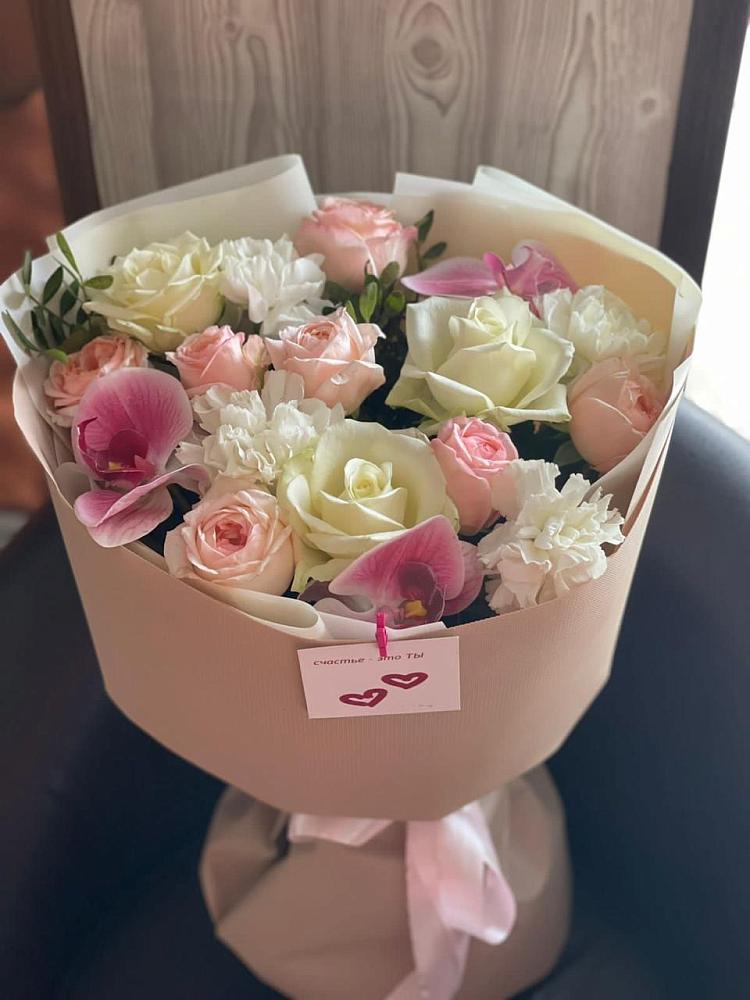 Букет цветов из: Орхидеи, Розы и Гвоздики в Посёлок Комбината Стройматериалов-1