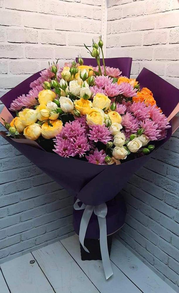 Букет цветов из: Хризантемы и Розы в Посёлок Комбината Стройматериалов-1
