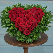 Цветочная композиция из Розы в виде сердца в Посёлок Комбината Стройматериалов-1