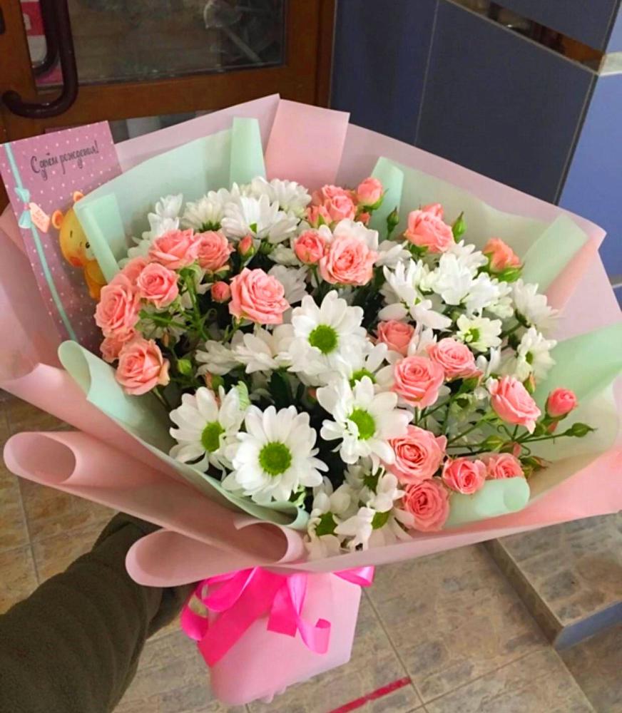 Букет цветов из: Розы и Хризантемы в Посёлок Комбината Стройматериалов-1