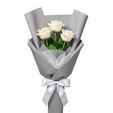 Букет 3 белые розы в Посёлок Комбината Стройматериалов-1