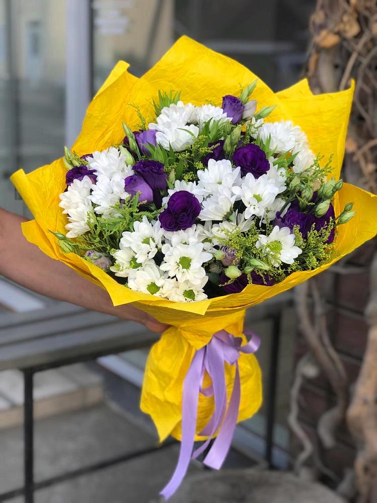 Букет цветов из: Ирисы, Хризантемы и Ромашки в Посёлок Комбината Стройматериалов-1