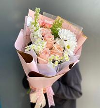 Букет цветов из:  Хризантемы и Розы в Посёлок Комбината Стройматериалов-1