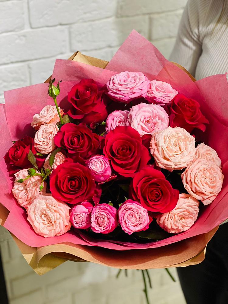 Букет цветов из: Розы в Посёлок Комбината Стройматериалов-1