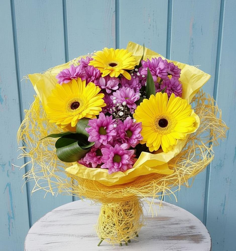 Букет цветов из: Хризантемы и Герберы в Посёлок Комбината Стройматериалов-1