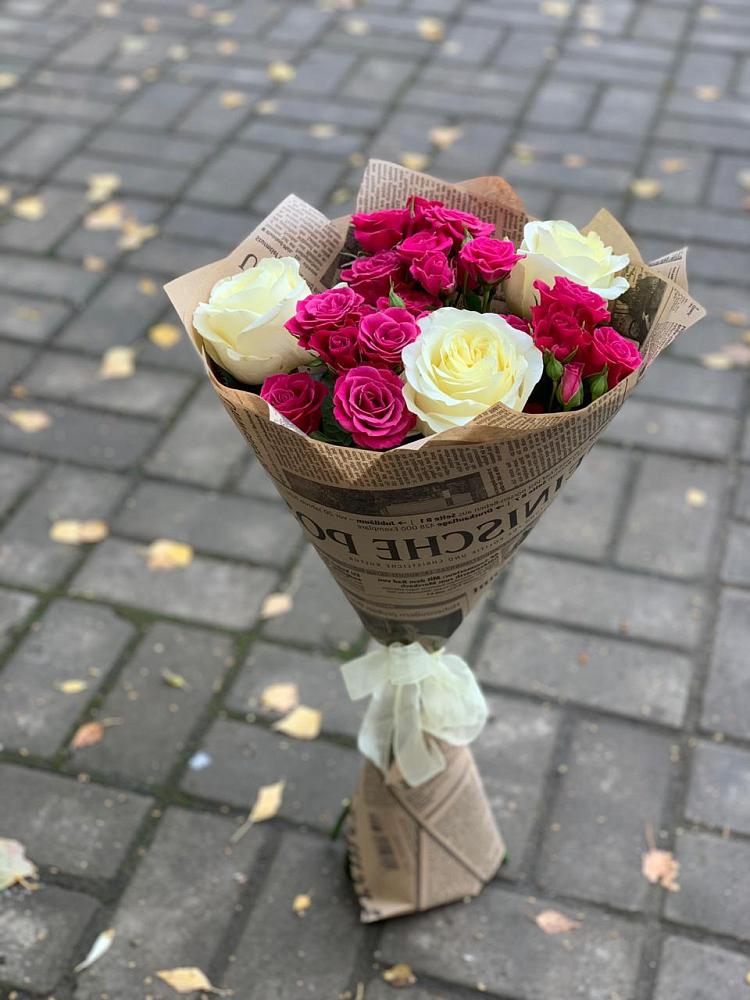 Букет цветов из: Розы в Посёлок Комбината Стройматериалов-1