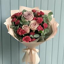 Букет цветов из:  Гвоздики и Розы в Посёлок Комбината Стройматериалов-1