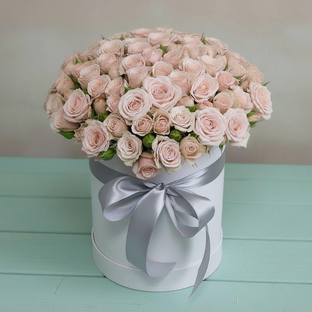 Цветочная композиция из Розы в шляпной коробке в Посёлок Комбината Стройматериалов-1